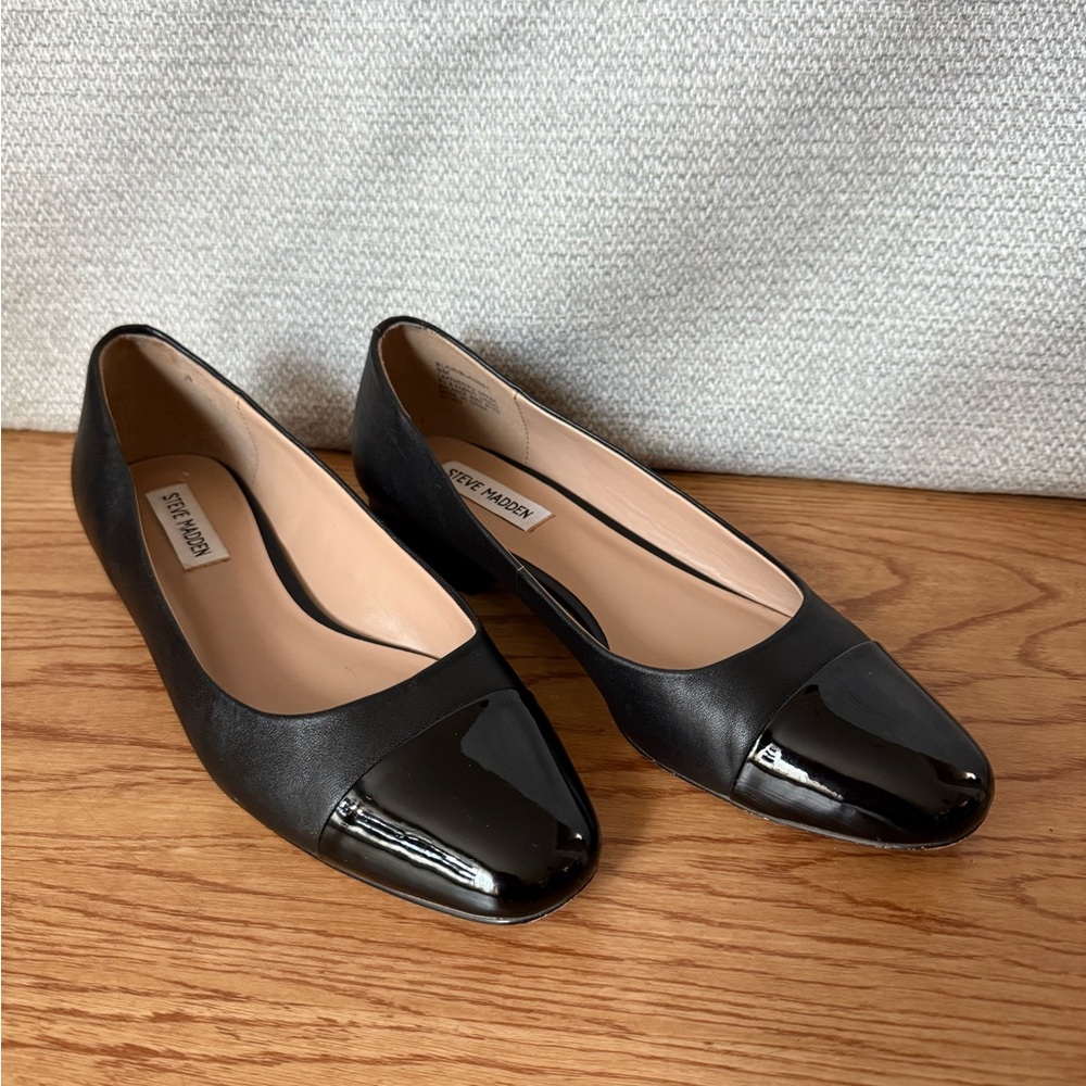 Steve Madden Black Patent Toe Flats